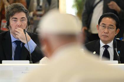El Papa Francisco, el presidente argentino Javier Milei y el primer ministro japonés Fumio Kishida participan en una sesión de trabajo sobre Inteligencia Artificial 
