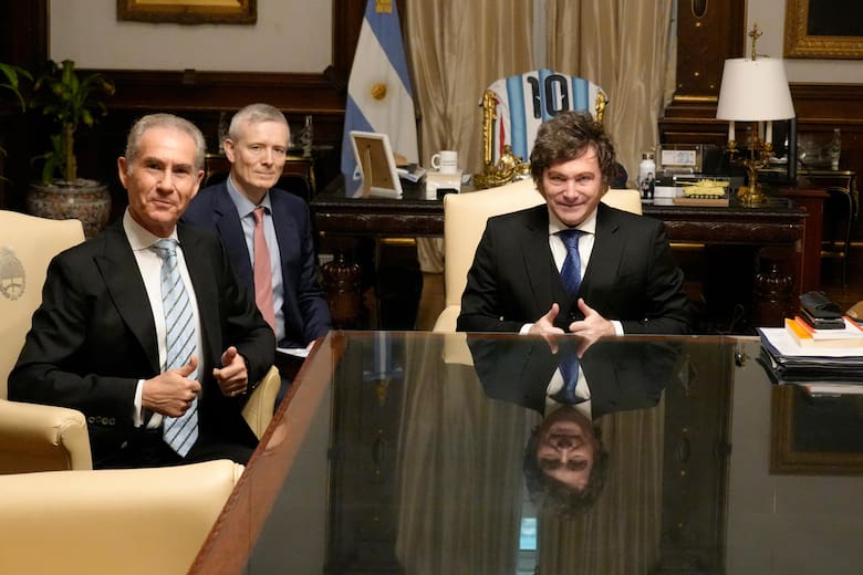 javier-milei-recibio-al-empresario-britanico-2HLKYKLCHFANREM4WWQXZFNARE