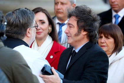 Javier Milei se dirige a la Catedral Metropolitana para participar del Tedeum por el 9 de Julio