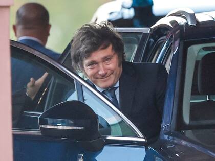 Javier Milei se retira de la casa Rosada.