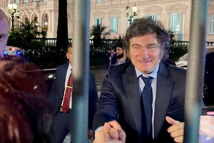 Javier Milei se retira de la Casa Rosada luego de la jura de Gerardo Werthein