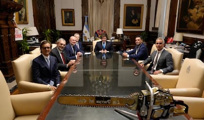 Javier Milei se reunió hoy con directivos de Breitling en la Casa Rosada