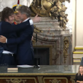 El abrazo de Milei con la casta