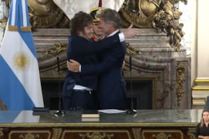 El abrazo de Milei con la casta
