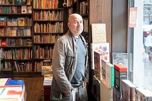 Javier Peña presenta su libro "Tinta invisible" en Buenos Aires