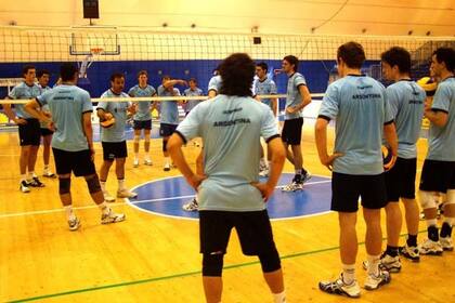 Javier Weber dirige el primer entrenamiento en Brolo