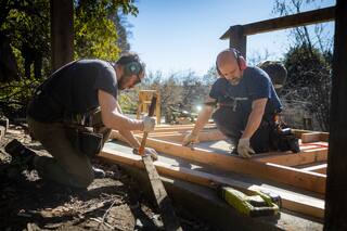 Son emprendedores y hacen casas inspiradas en el wabi sabi, la estética japonesa que hace culto a la belleza