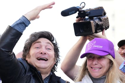 Javier y Karina Milei, en Lomas de Zamora
