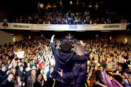 Javier y Karina Milei en un acto en Junín tras la aparición de los audios