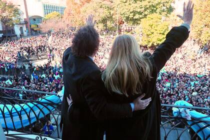 Javier y Karina Milei se mostraron, como siempre, muy unidos en Córdoba