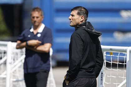 Javier Zanetti fue compañero de Diego Milito en Inter y ambos mantienen el vínculo, gracias al cual se facilita un posible préstamo de Carboni del club italiano a Racing.