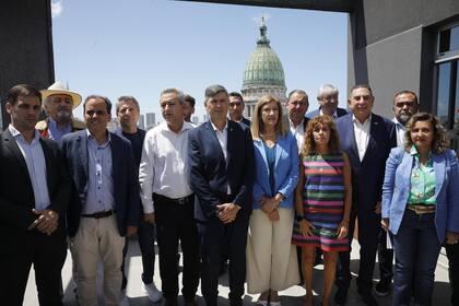 Javkin, en la reunión de intendentes del interior del país que se realizó el jueves, en Buenos Aires