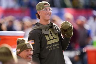 Jaxson Dart progresa para jugar con Giants ante Detroit, señala coach interino Mike Kafka