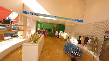 Jazmín Chebar cuenta con un local en Palermo, dedicado únicamente a la reventa de prendas usadas