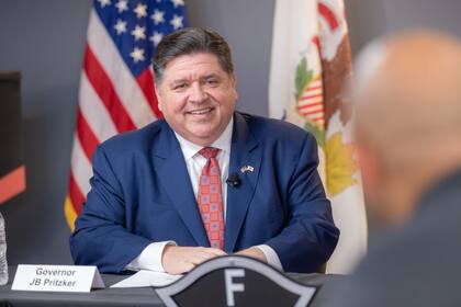 JB Pritzker recordó sus orígenes migrantes en una confrencia meses atrás