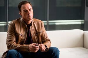 Jean-Claude Van Damme respondió la acusación de que mantuvo relaciones víctimas de una red de trata