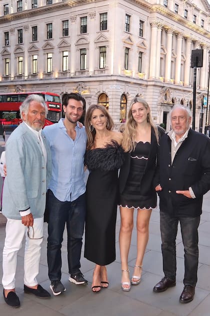 Jean-Paul
Enthoven, Xander
Alari-Williams,
Rossella, Tosky y
Gustavo.