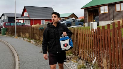 Jean Paul Izeta llegó a las islas hace dos años y medio desde Chile