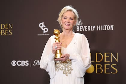 Jean Smart, con el Globo de oro a la mejor actriz en comedia o musical, por su rol en Hacks