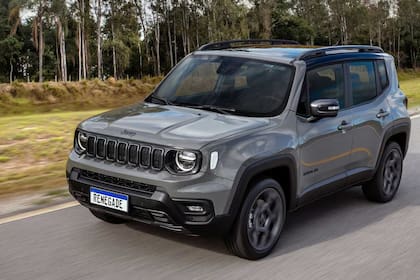 Jeep dolarizó sus precios, por lo que ahora su modelo Renegade figura desde los US$32.200