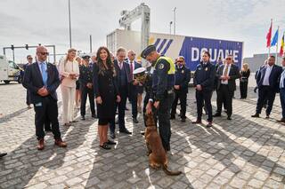 Jefa de seguridad nacional de Estados Unidos se reúne con primer ministro belga para abordar el narcotráfico