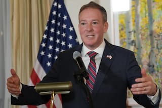 Jefe de agencia ambiental de EE.UU. pide “celebrar” derogación de norma climática base