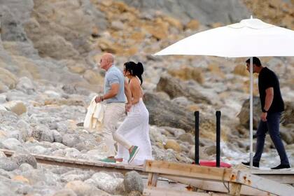 Jeff Bezos y Lauren Sánchez, su pareja, fueron vistos en Ibiza, España, durante el mes de agosto