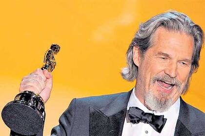 Bridges, con el Oscar que ganó por esta película