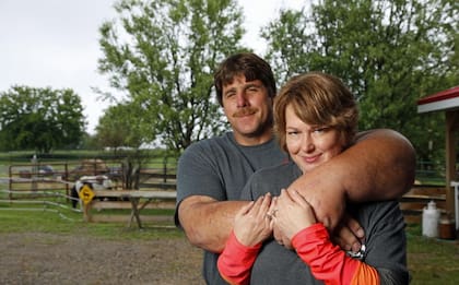 Jeff junto a su esposa Gina.