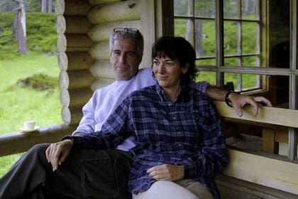 Jeffrey Epstein junto a Ghislaine Maxwell (Archivo)