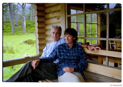 Jeffrey Epstein y Ghislaine Maxwell