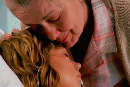 Jen muere al lado de su incondicional abuela en Dawsons Creek
