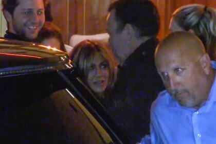 Jennifer Aniston al llegar a su cumpleaños en el hotel Sunset Tower de Los Ángeles