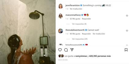 Jennifer Aniston compartió una foto en la ducha en su perfil y revolucionó Instagram.