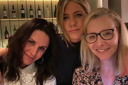 Jennifer Aniston, Courteney Cox y Lisa Kudrow hacen campaña para las elecciones de Estados Unidos