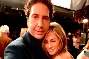 Jennifer Aniston, sobre los rumores de romance con David Schwimmer: “Es mi hermano”
