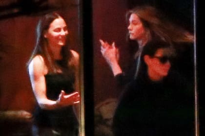 Jennifer Aniston y Sandra Bullock se cruzaron durante los festejos de Año Nuevo