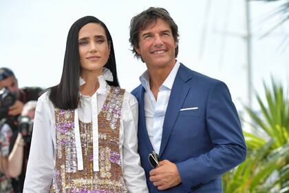 Jennifer Connelly, junto a Tom Cruise, en Cannes 2022