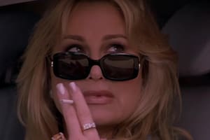 Jennifer Coolidge en American Pie 2, el film que la convirtió en una veterana codiciada por los jóvenes