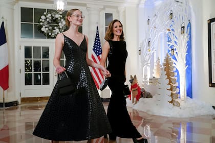 Jennifer Garner junto a su hija mayor, Violet, en la cena de honor al presidente francés Emmanuel Macron, en la Casa Blanca
