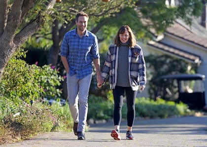 Jennifer Garner y John Miller pasearon juntos por Santa Bárbara y disfrutraron de las boutiques y tiendas de antigüedades en Montecito's Village