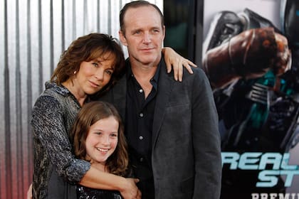 Jennifer Grey junto a su exesposo el actor Clark Gregg y su hija Stella