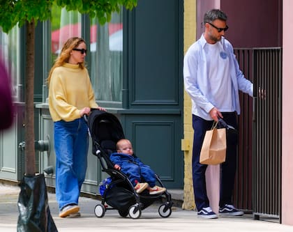 Jennifer Lawrence y Cooke Maroney junto a su hijo en Nueva York