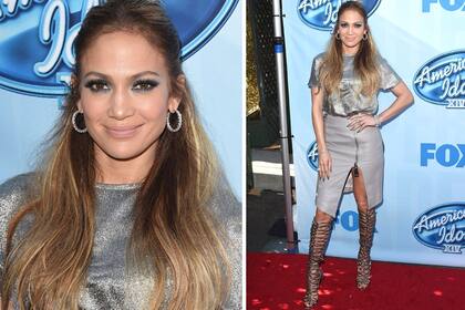 Jennifer Lopez con unas llamativas botas estilo gladiador de Sophia Webster