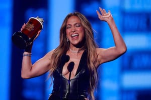 De Jennifer Lopez a Paris Hilton, los mejores looks de los MTV Movie & TV Awards
