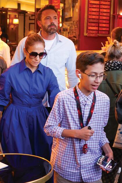 Jennifer Lopez y Ben Affleck en su luna de miel en París (Photo by Pierre Suu/GC Images)