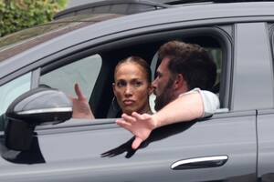 JLo y Affleck protagonizaron una discusión en su auto, días después del afectuoso gesto del actor con su ex