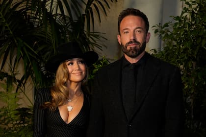 Jennifer Lopez y Ben Affleck se robaron todas las miradas en un desfile de Ralph Lauren en Pasadena, California