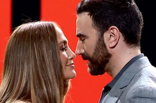 Jennifer Lopez habló de su “gran química” con Brett Goldstein y crecen los rumores de romance