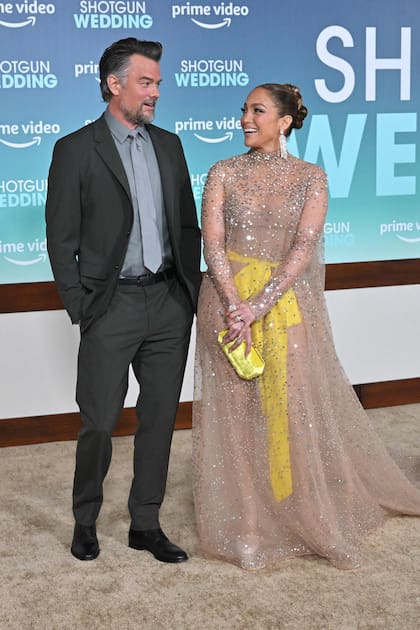 Jennifer Lopez y Josh Duhamel en la presentación de Una boda explosiva